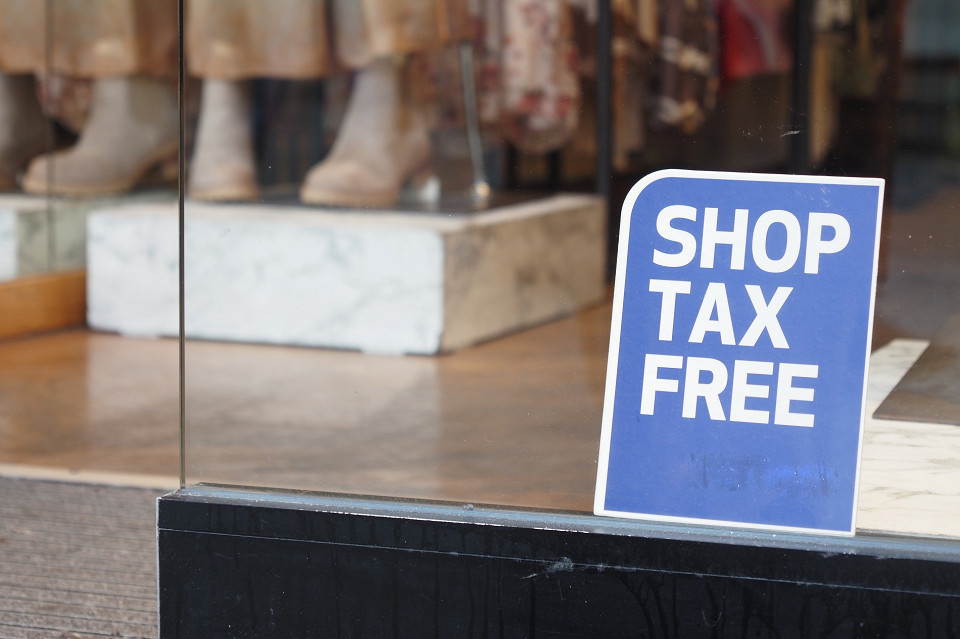 Знак tax free в магазине