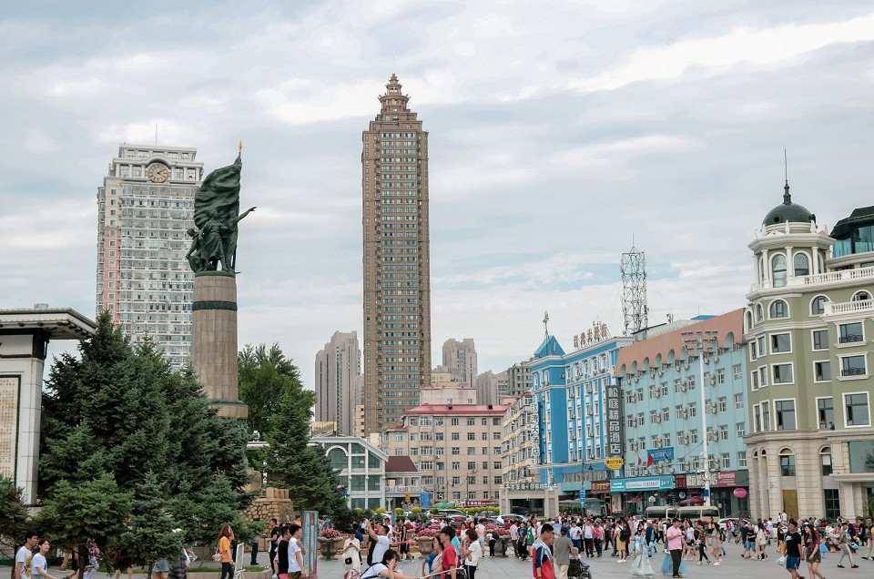 Улица в центре Харбина, Китай