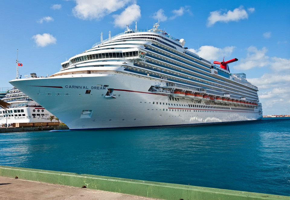 Круизный лайнер Carnival Dream