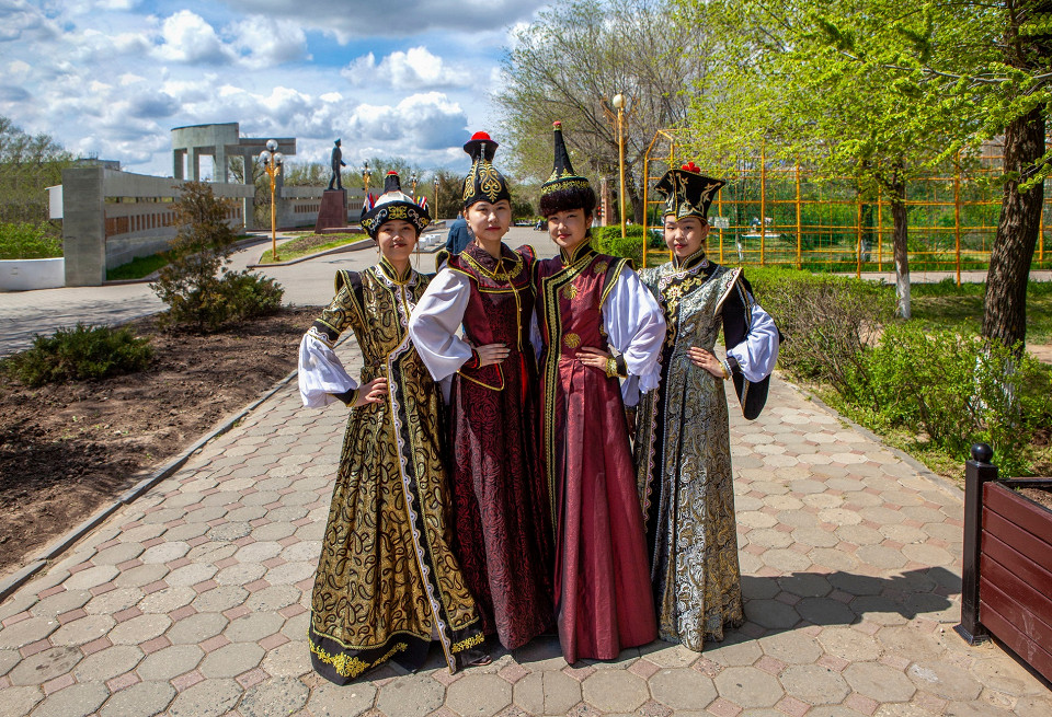 Калмыцкий национальный костюм