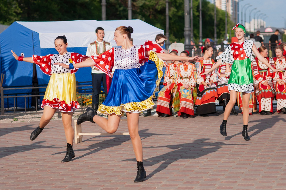 Выступление девушек,Благовещенск, Амурская область