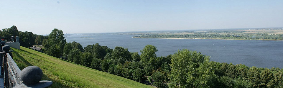 Александровский сад, вид с набережной