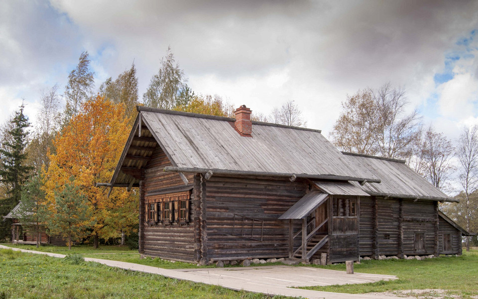 Дом, деревня, крестьяне