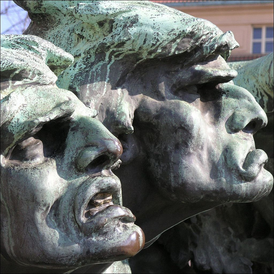 Памятник Франтишеку Палацкому, фрагмент