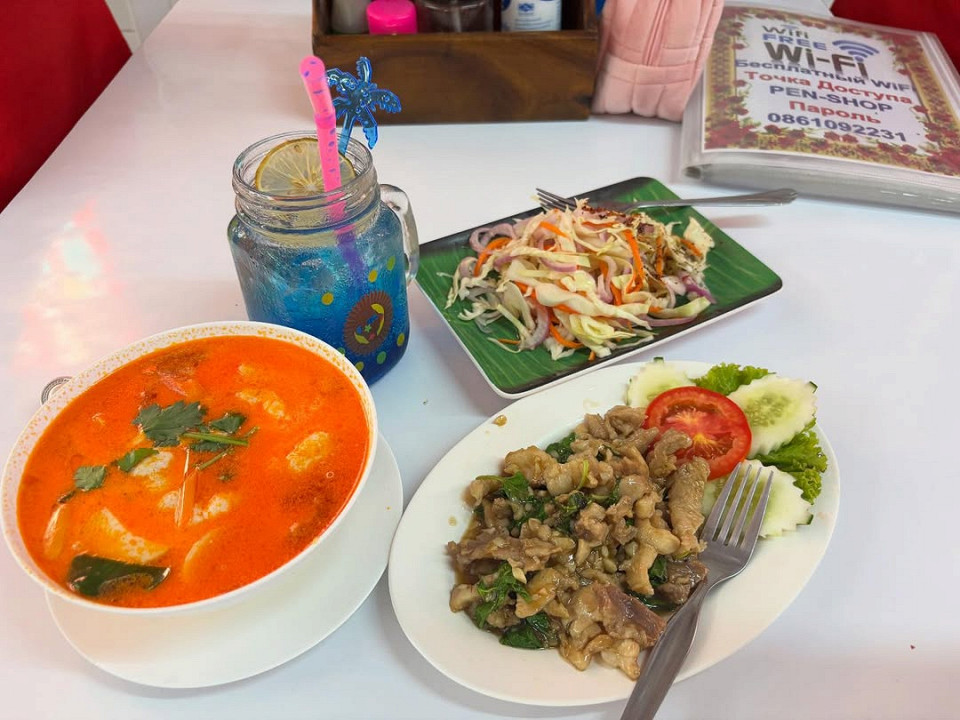 Грязно, специфическая еда, нет сервиса4