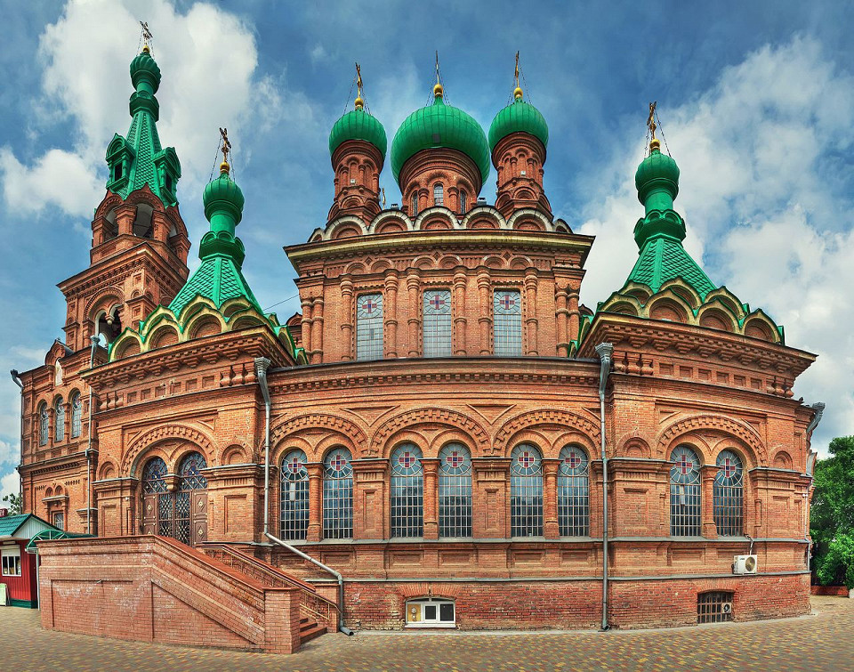 Свято-Троицкий собор Краснодара, боковой фасад