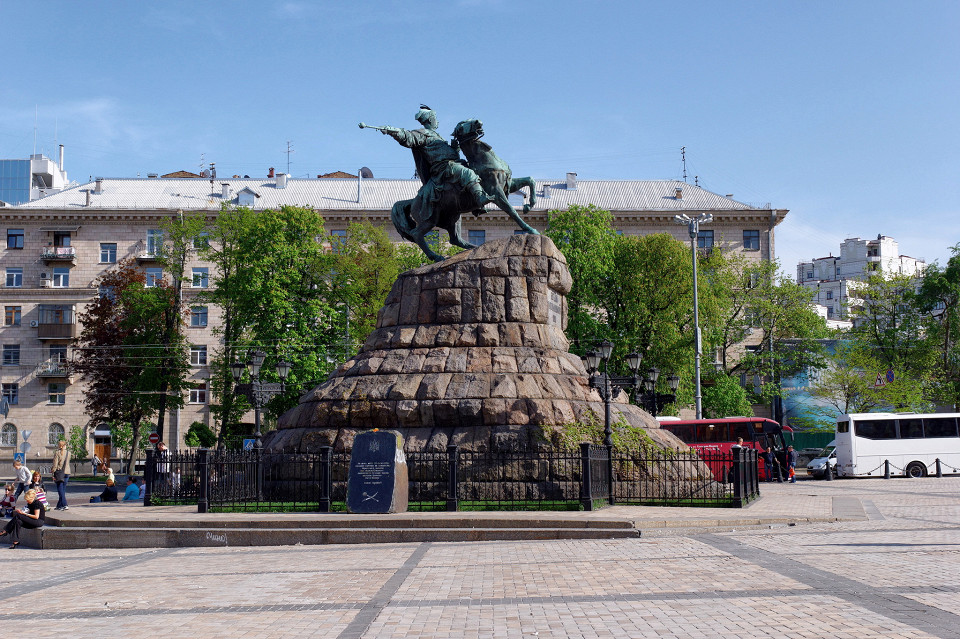 Памятник Богдану Хмельницкому в Киеве