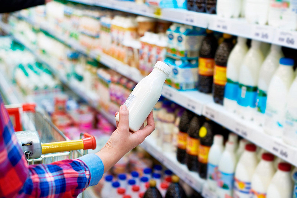 Молочные продукты в магазине