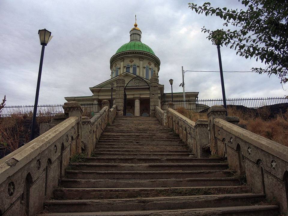 Сурб Хач, лестница от родника к церкви