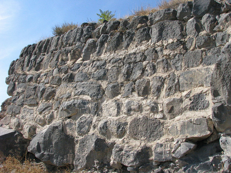 Цицернакаберд, Стена траура