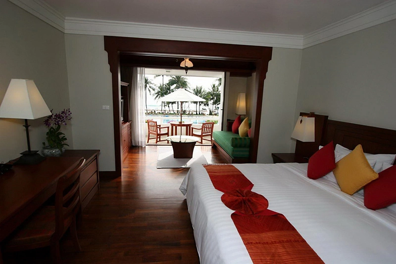 Le Meridien Phuket Beach Resort1