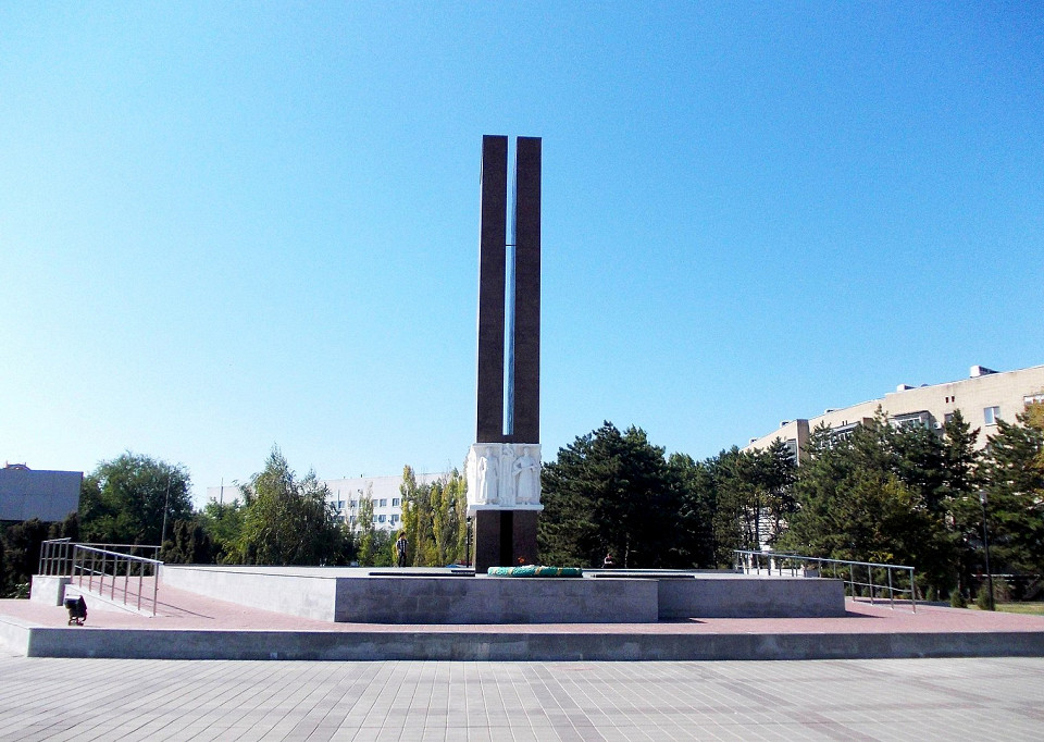 Мемориал «Павшим за Родину» в Азове