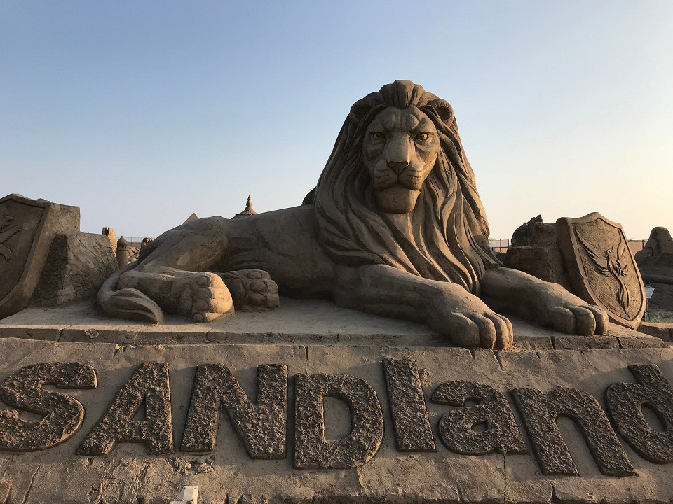 Скульптура из песка в Sandland
