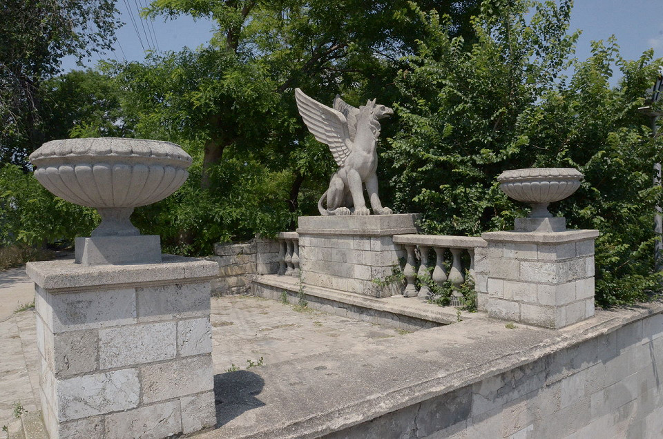 Большая Митридатская лестница, сфинкс