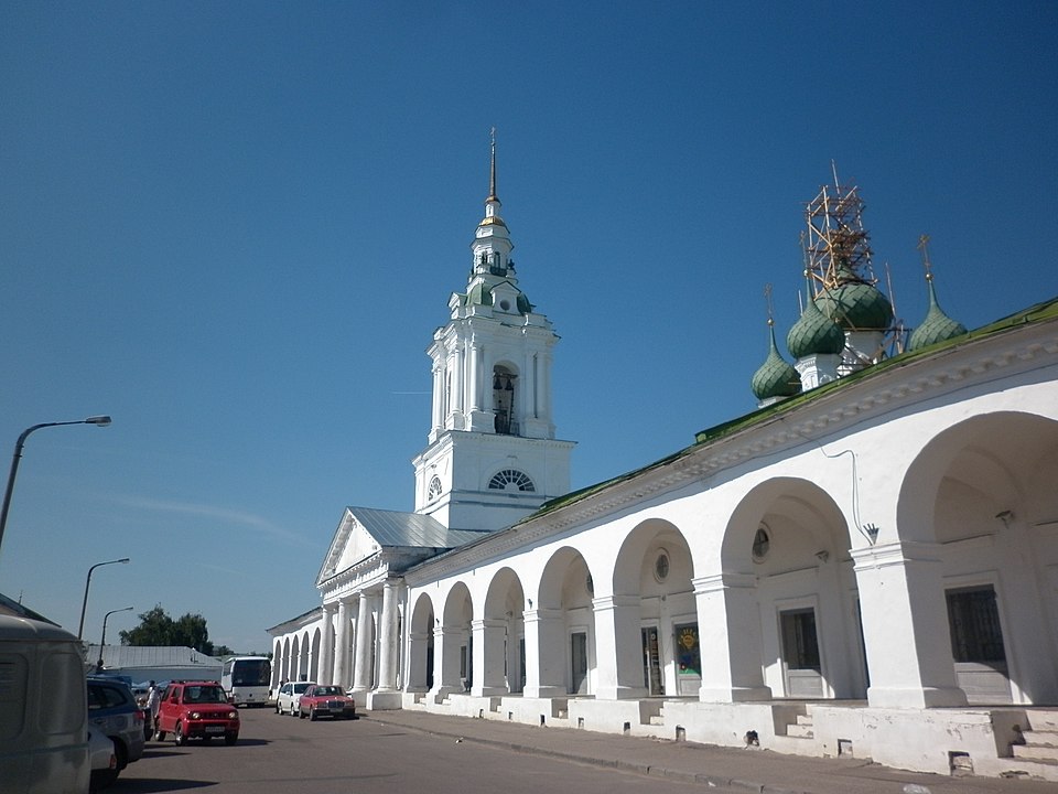Красные ряды и церковь Спаса Всемилостивого