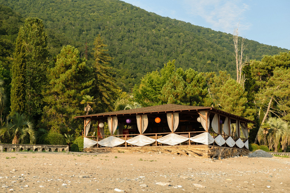 Кафе на пляже в Гагре, Абхазия