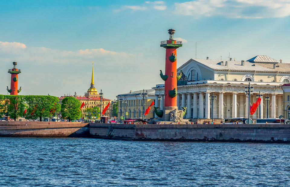 Ростральные колонны, Санкт-Петербург
