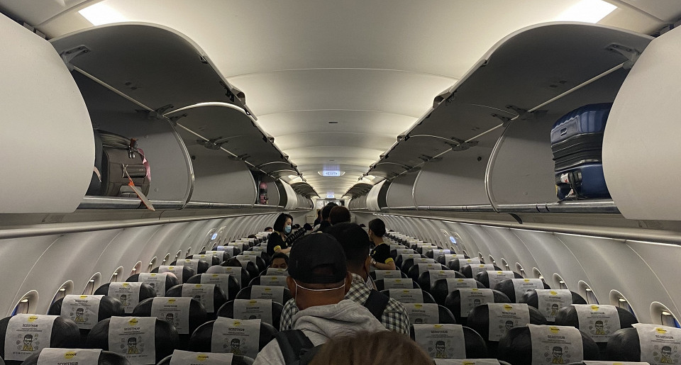 Интерьер самолета Airbus Boeing 737