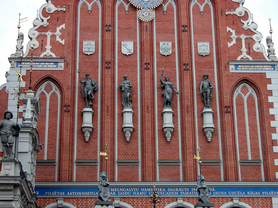 Дом Черноголовых, фасад