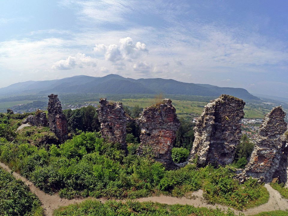 Хустский замок, Украинские Карпаты