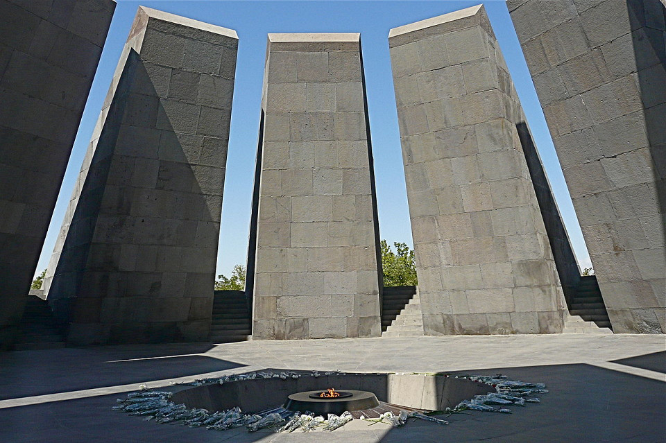Мемориальный комплекс Цицернакаберд