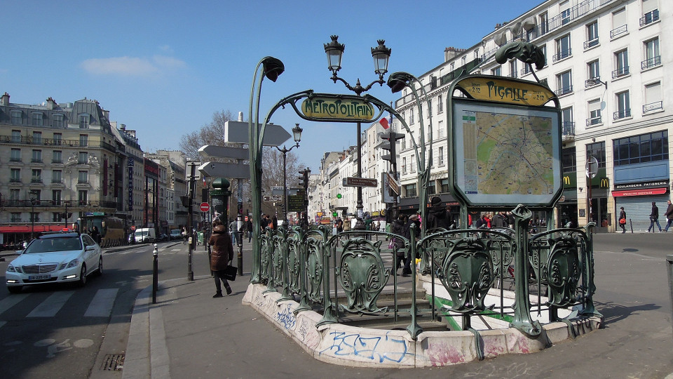 Площадь Пигаль, станция метро