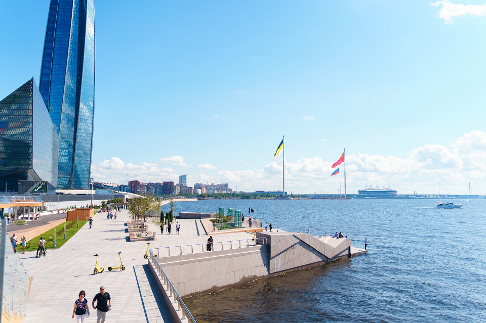 Набережная Лахта центра в Санкт-Петербурге