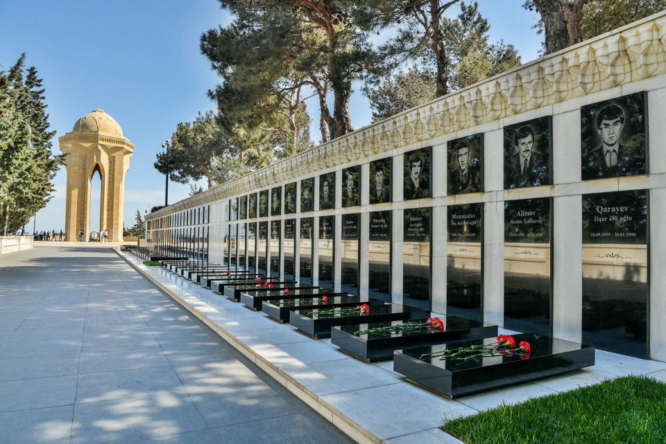 Аллея шахидов, Баку, мемориал