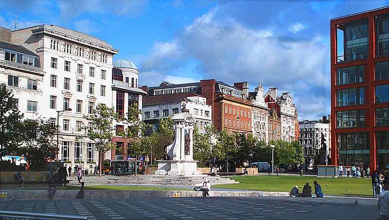 Piccadilly Gardens, Манчестер