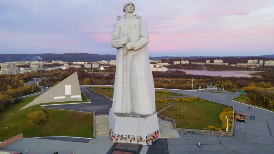 Памятник «Алёша» в Мурманске 1