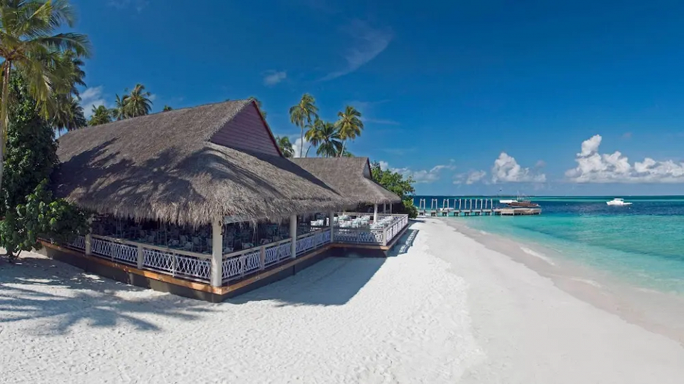 Отель Malahini Kuda Bandos Resort