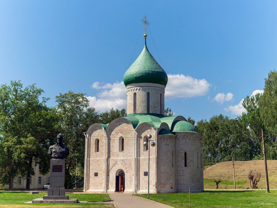 14 самых старых храмов России 4