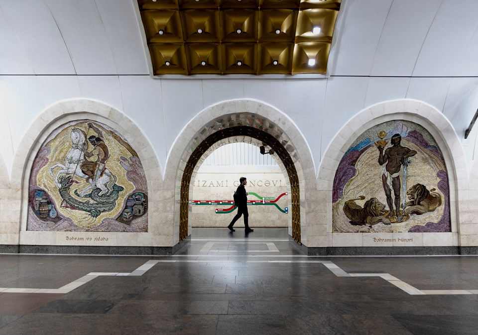 Станция метро в Баку