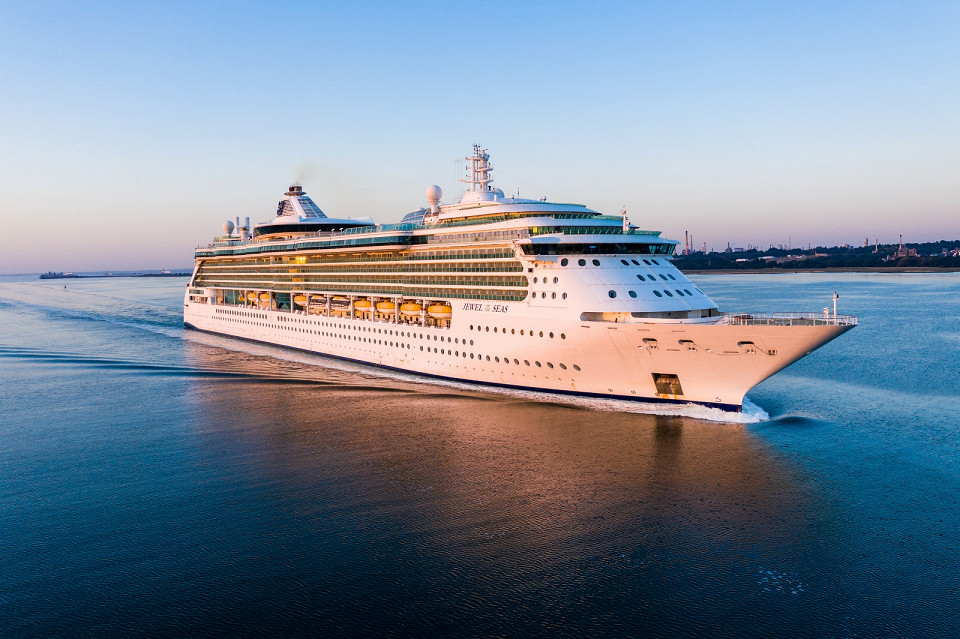 Круизный лайнер Jewel of the Seas