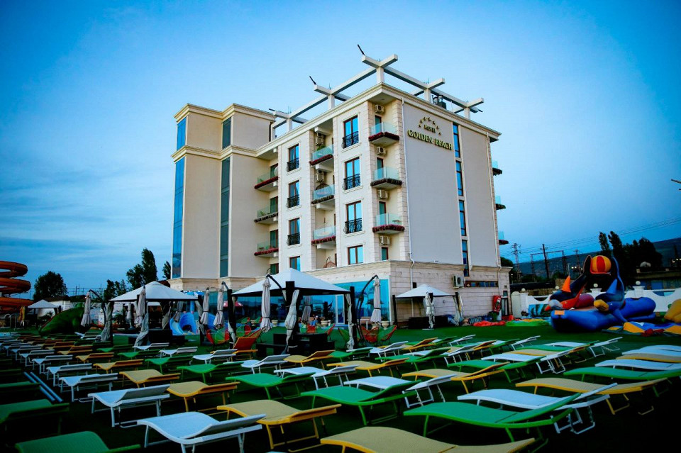 Golden Beach.jfif