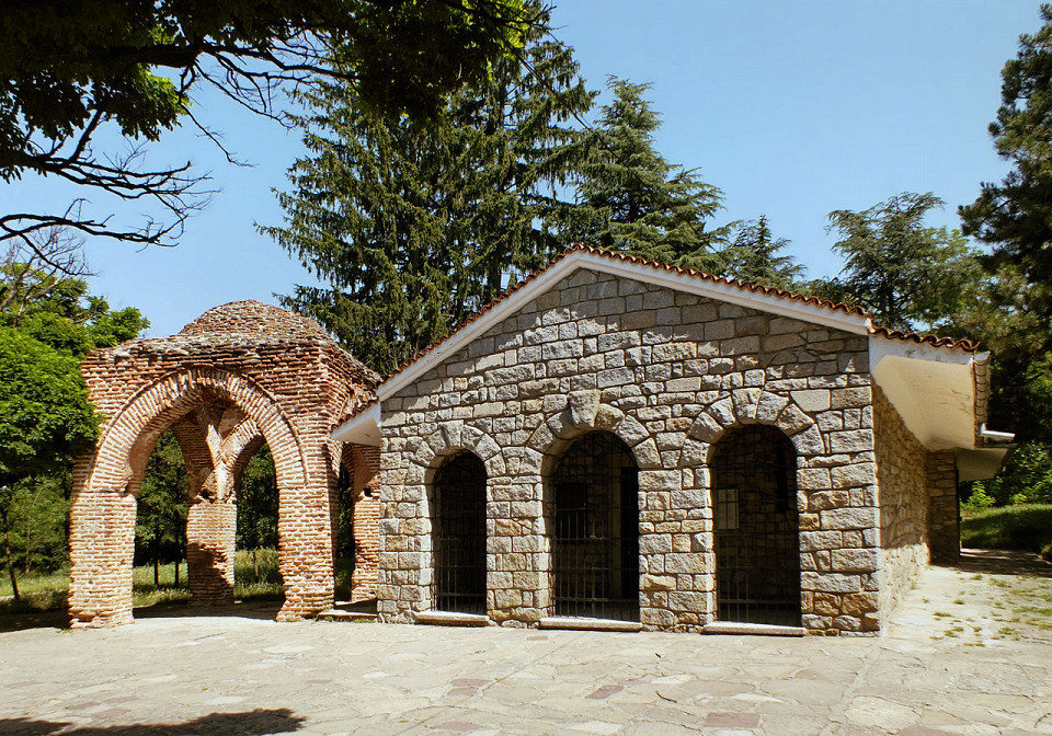 Фракийская гробница в Казанлыке, IV-III вв до н. э.