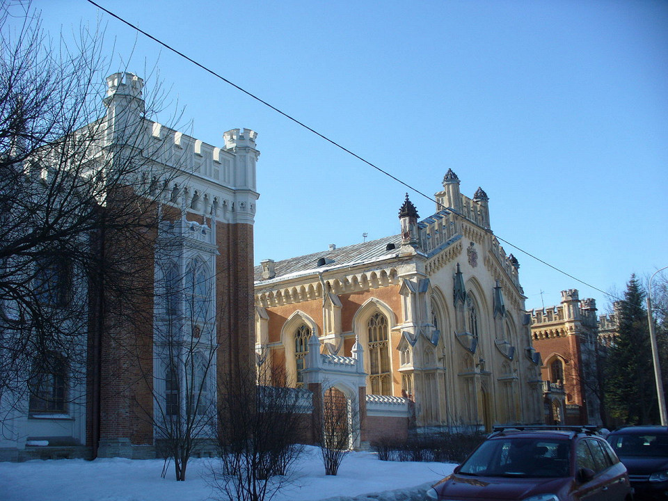 Дворцовые конюшни в Петергоф