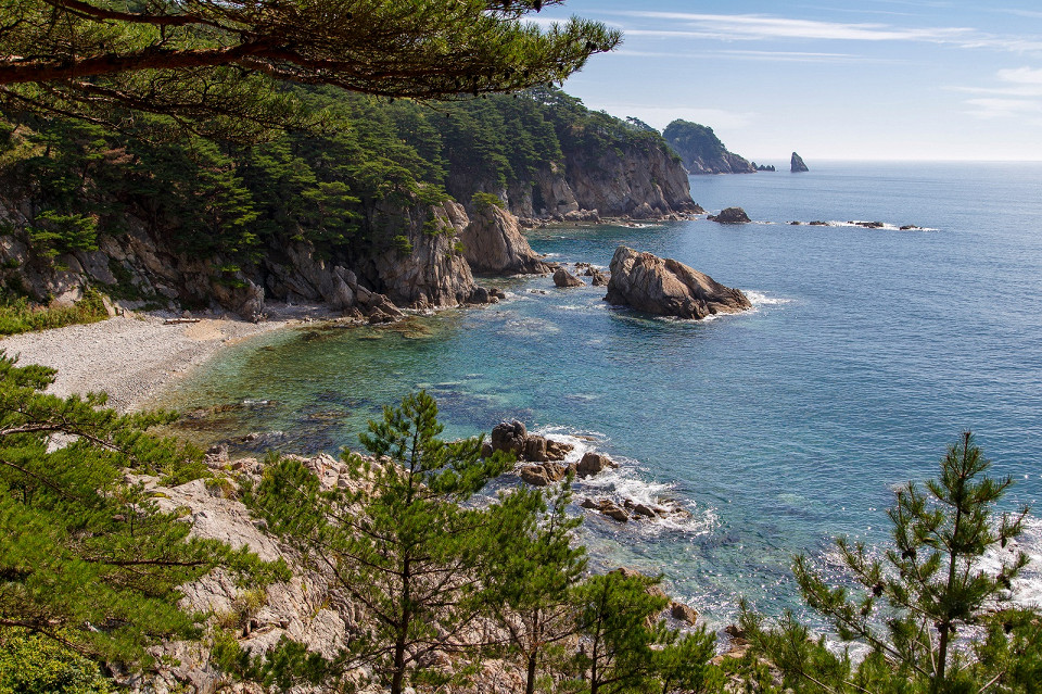 На берегу моря Теляковского залива, Приморский край, Россия