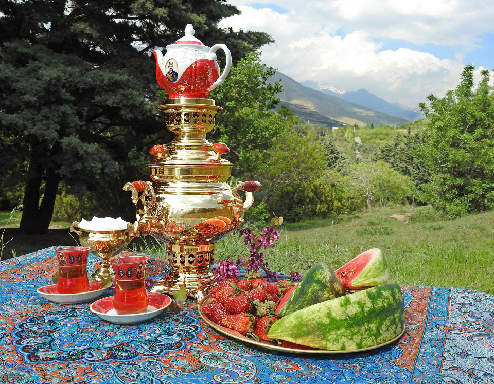 Иранский чай в самоваре
