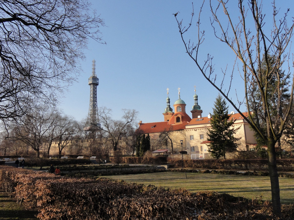 Гора Петршин, Петршинская башня