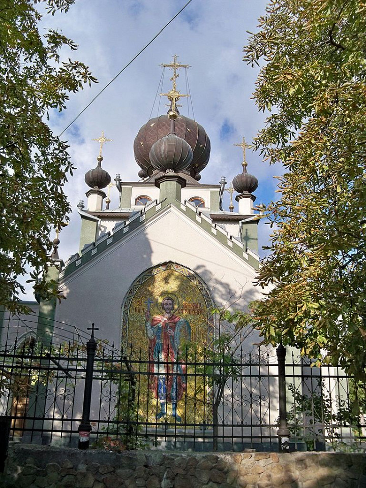 Храм Всех Крымских Святых и Феодора Стратилата, фасад