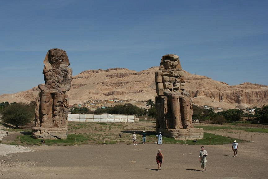 Колоссы Мемнона в Луксоре, Египет