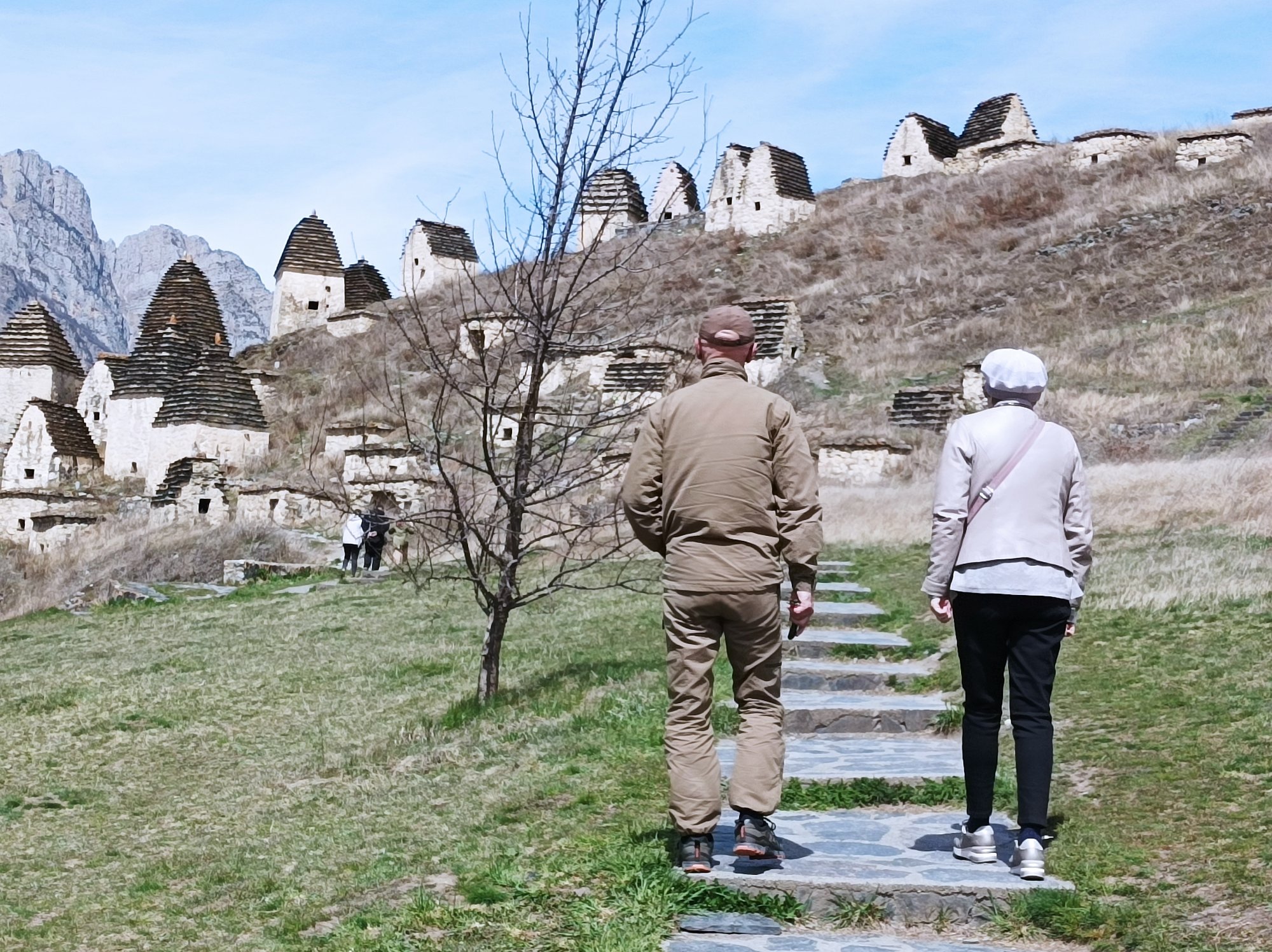 Кармадонское ущелье: координаты и фото, что посмотреть и где находится Кармадонское  ущелье