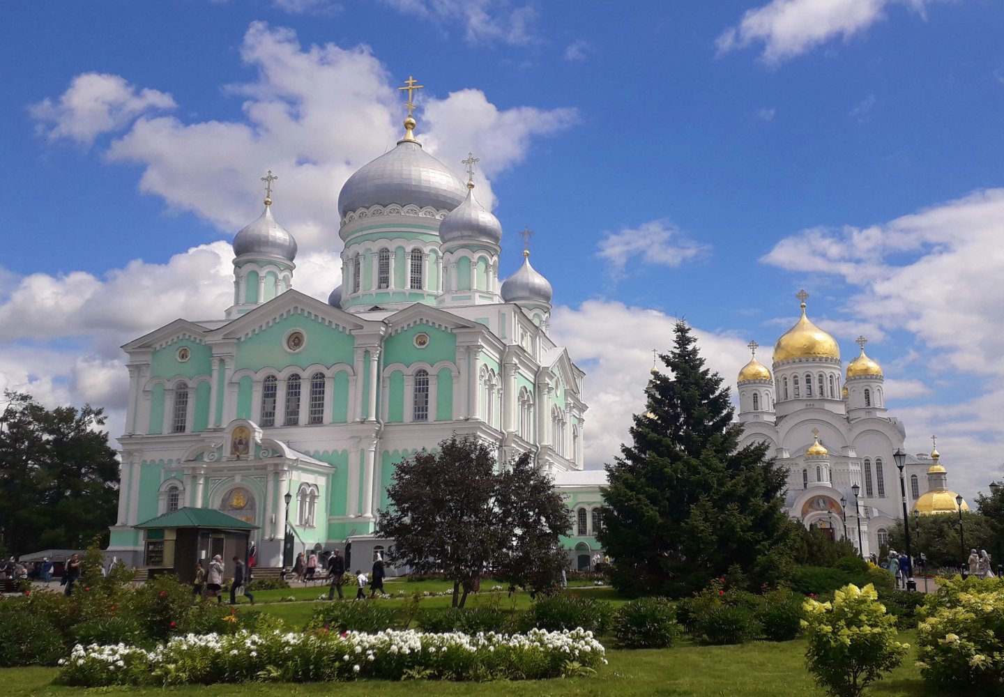 Дивеево монастырь проживание. Серафимо Дивеевский монастырь шоколад. Трапезная Дивеево.