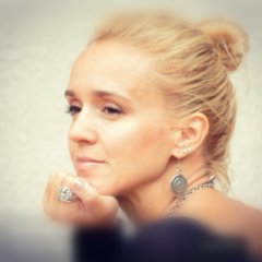 Элина Ковач