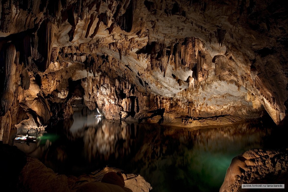 The cave of their. Подземная река Пуэрто-принцесса, Филиппины. Подземная река Пуэрто-Принсеса на острове Палаван. Подземная река пуэрториканская принцесса. Пуэрто-Принсеса Филиппины остров.