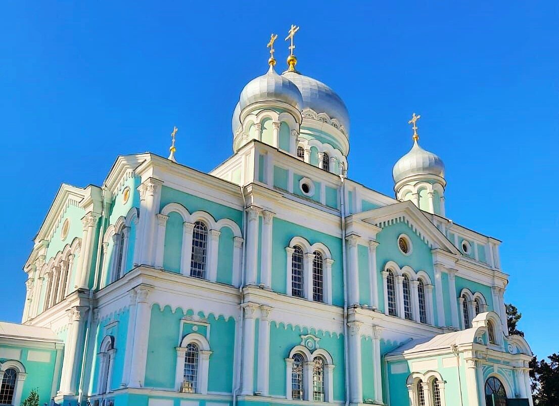 Дивеево экскурсии из саратова. Дивное Дивеево. Экскурсии в Нижнем Новгороде в Дивеево. Дивеевский клуб. Поездка в Дивеево из Йошкар-Олы.