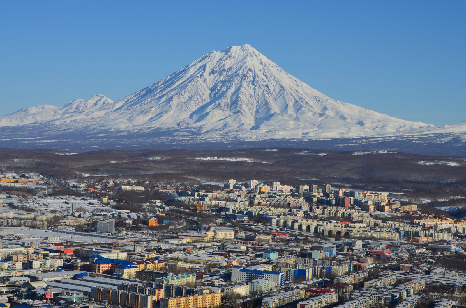 Начавшая с добротной эротики визит в горы Lee (35 фото)