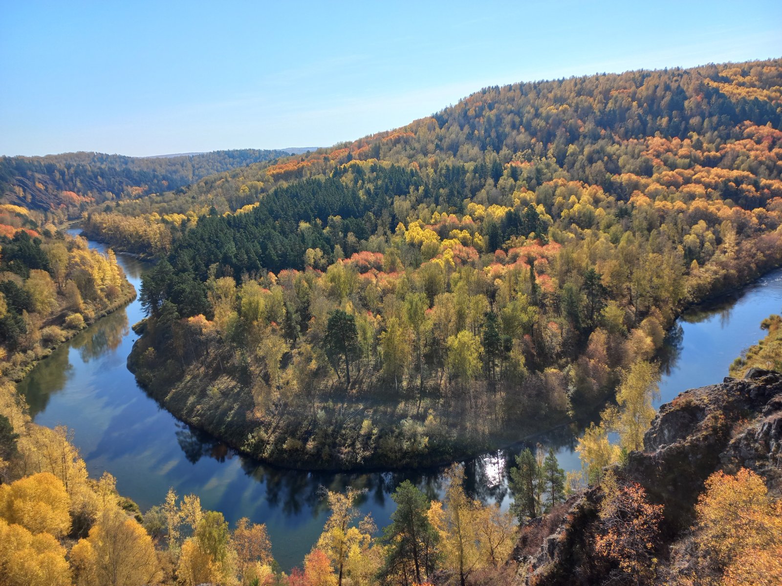 Бердские скалы + водопады + Святой ключ — экскурсия на «Тонкостях туризма»