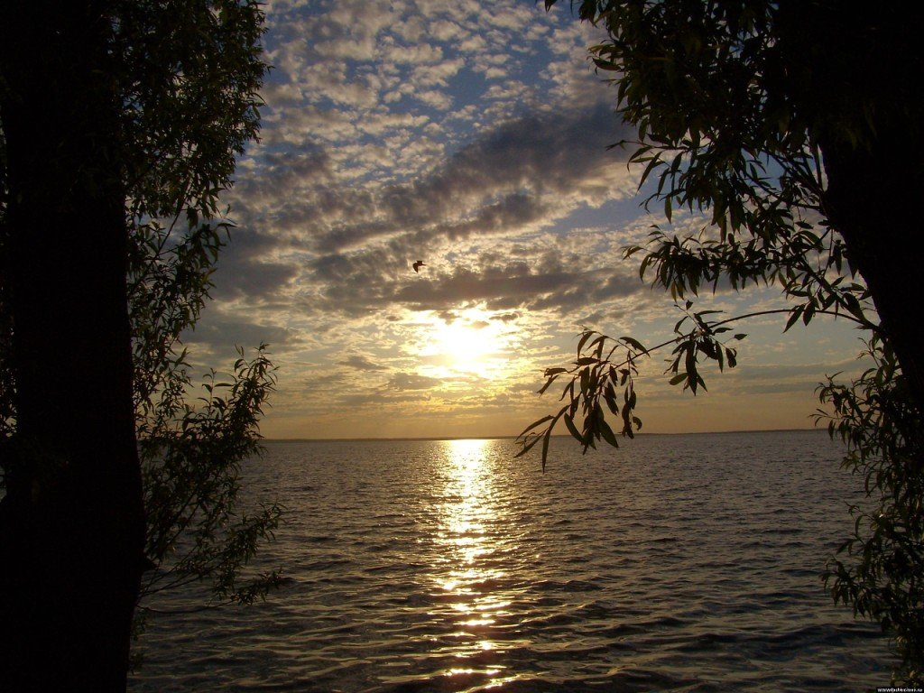 стих про байкал короткие. гляжу в озера синие текст. легенда о озере. славное море священный байкал. стихотворение про байкал.